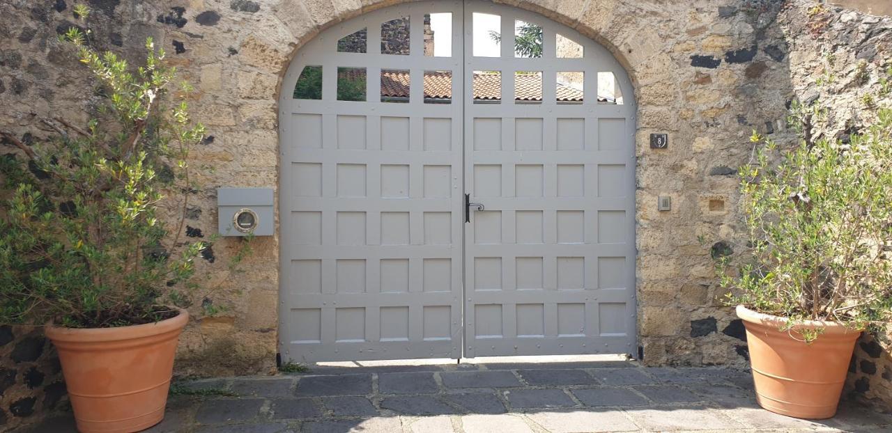 La Tour Noble Bed & Breakfast Saint-Saturnin  Exterior photo